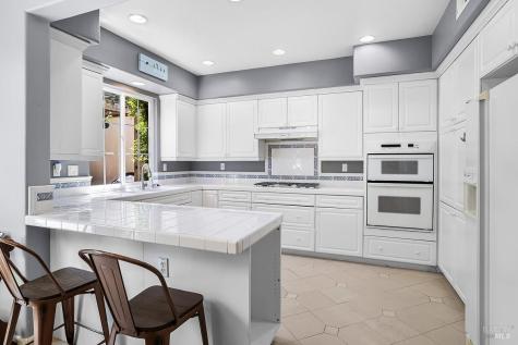 34 Woodbridge Way Novato CA 94949