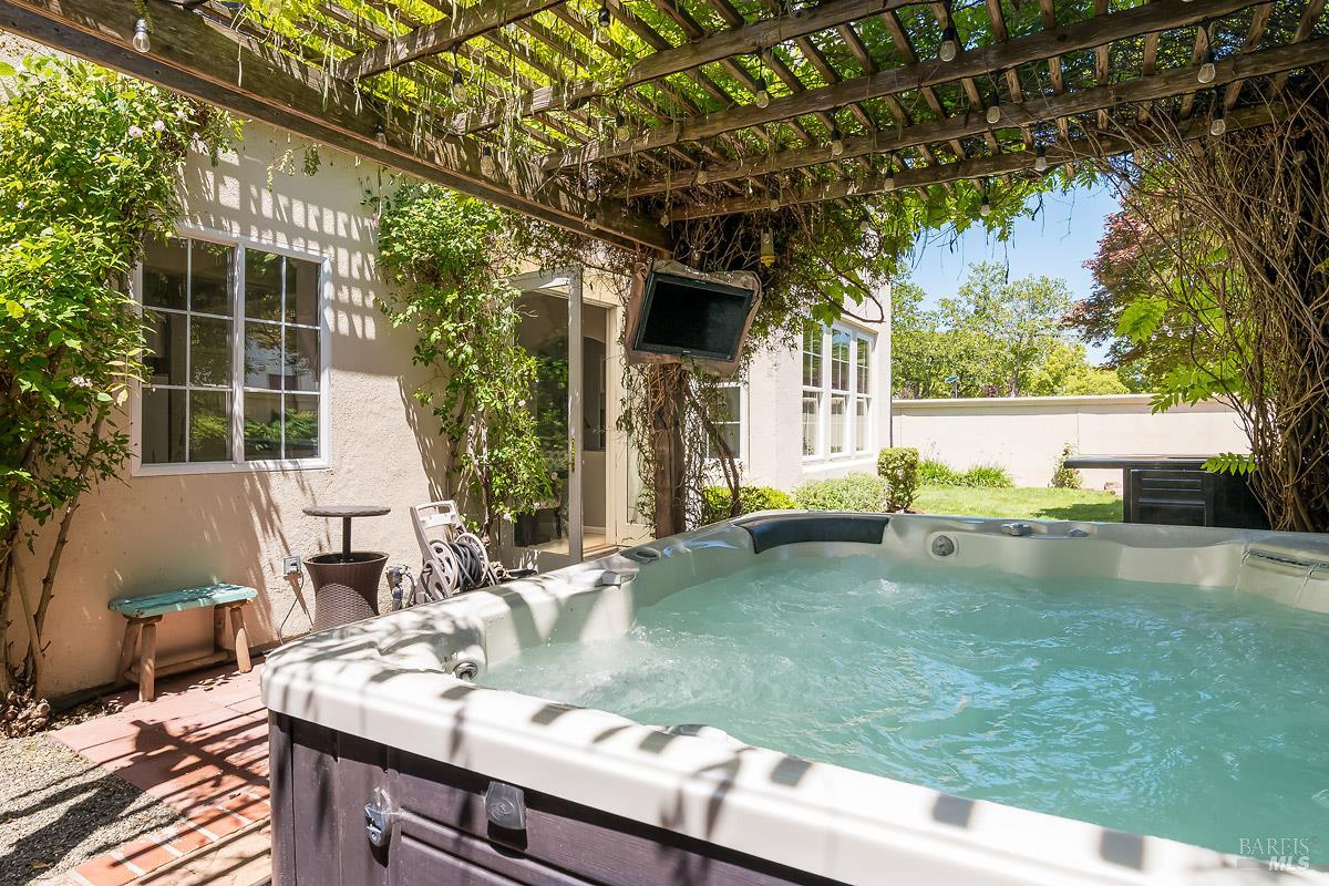 34 Woodbridge Way Novato CA 94949
