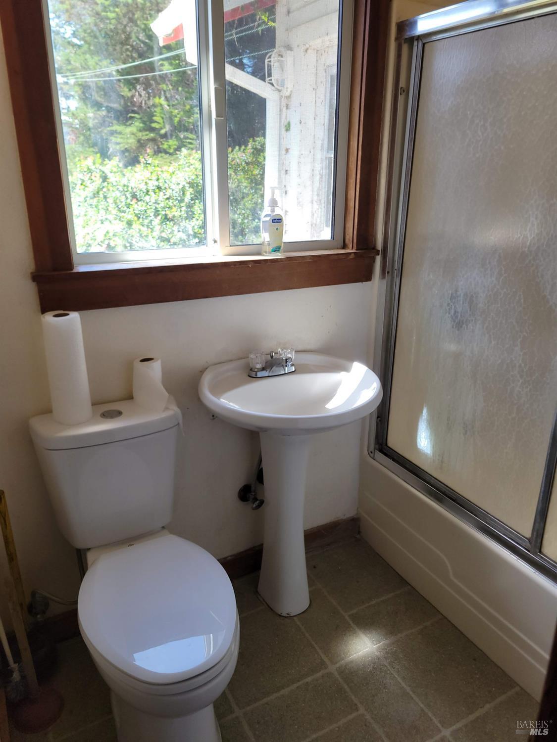 43751 Crispin Road Manchester CA 95459