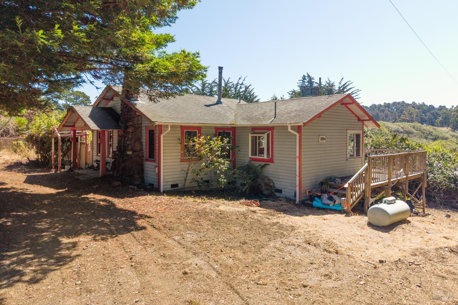 43751 Crispin Road Manchester CA 95459
