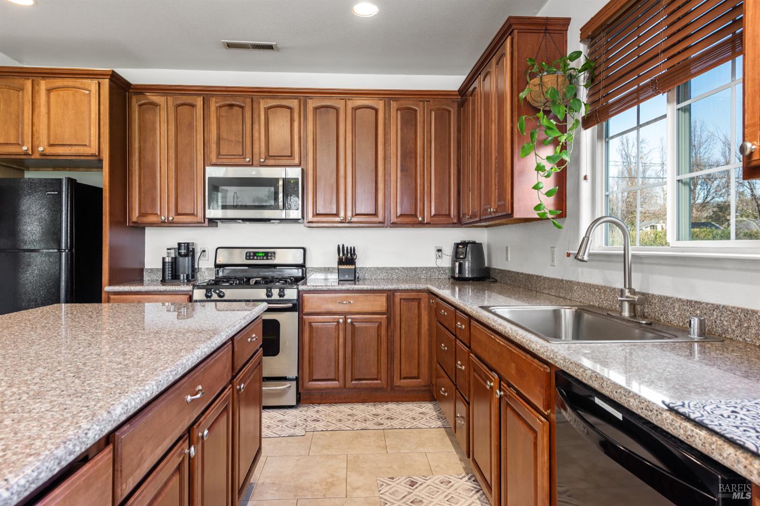 18094 Spyglass Road Hidden Valley Lake CA 95467