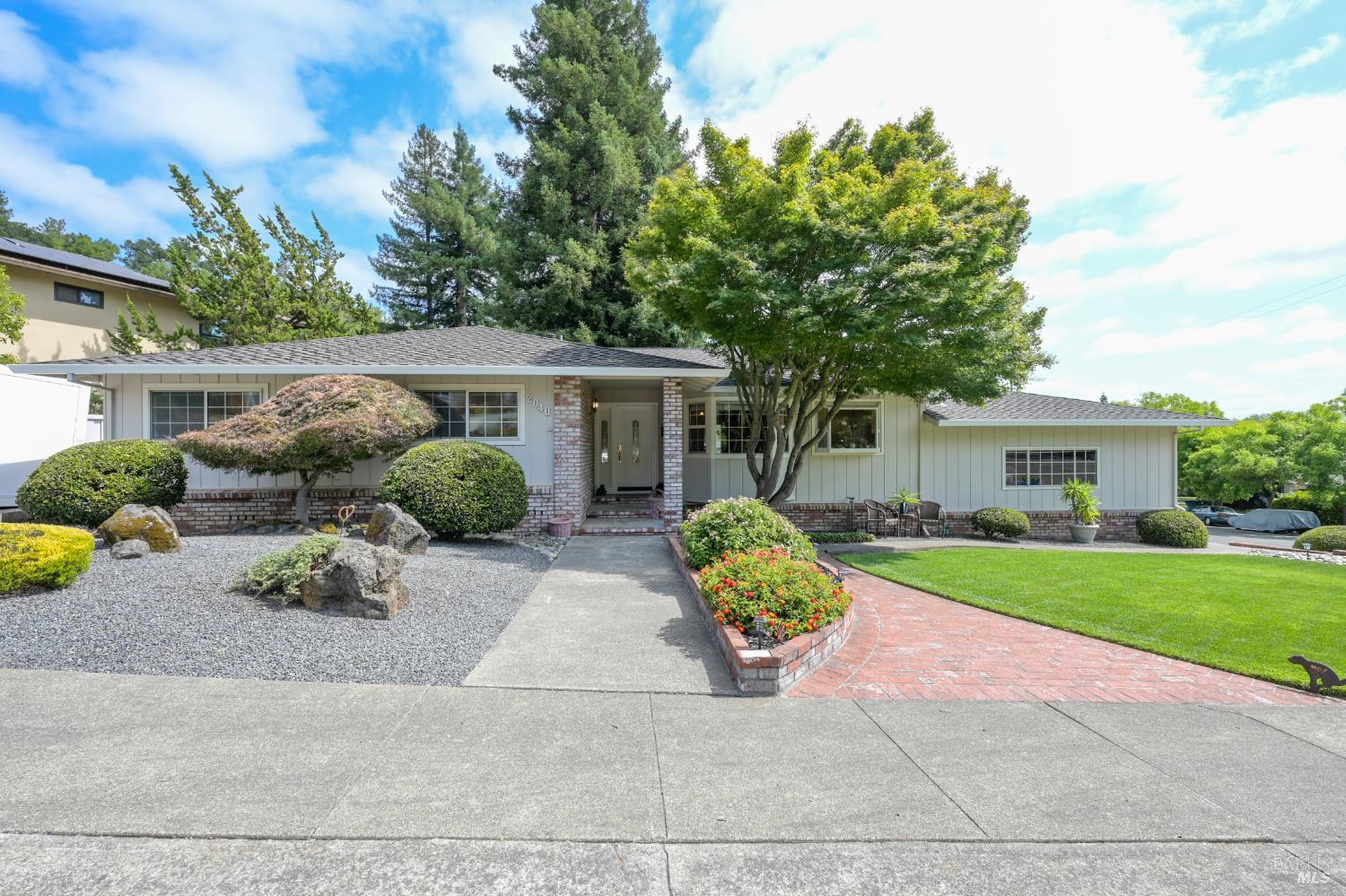 2040 Parrish Drive Santa Rosa CA 95404