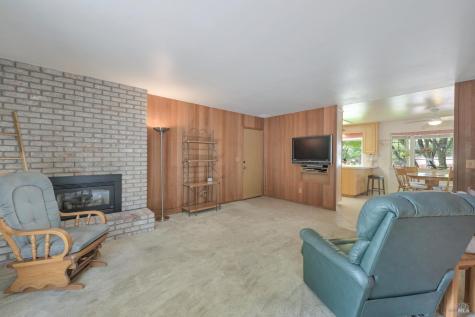 2040 Parrish Drive Santa Rosa CA 95404