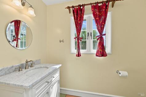1431 Manzanita Avenue Santa Rosa CA 95404