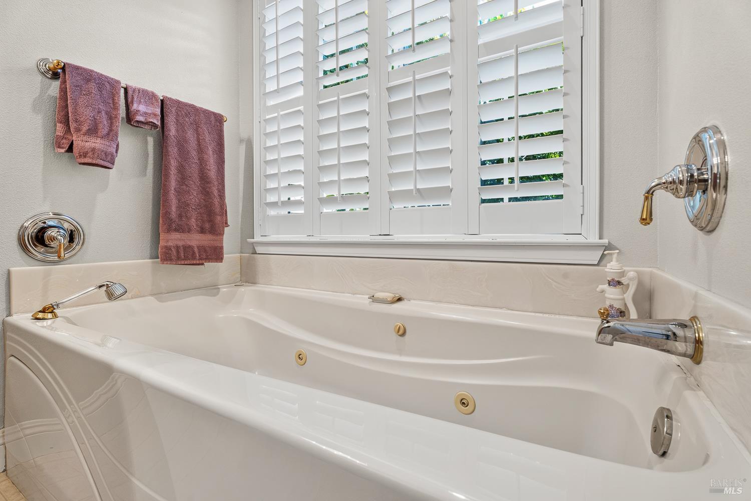 584 Nokomis Drive Ukiah CA 95482