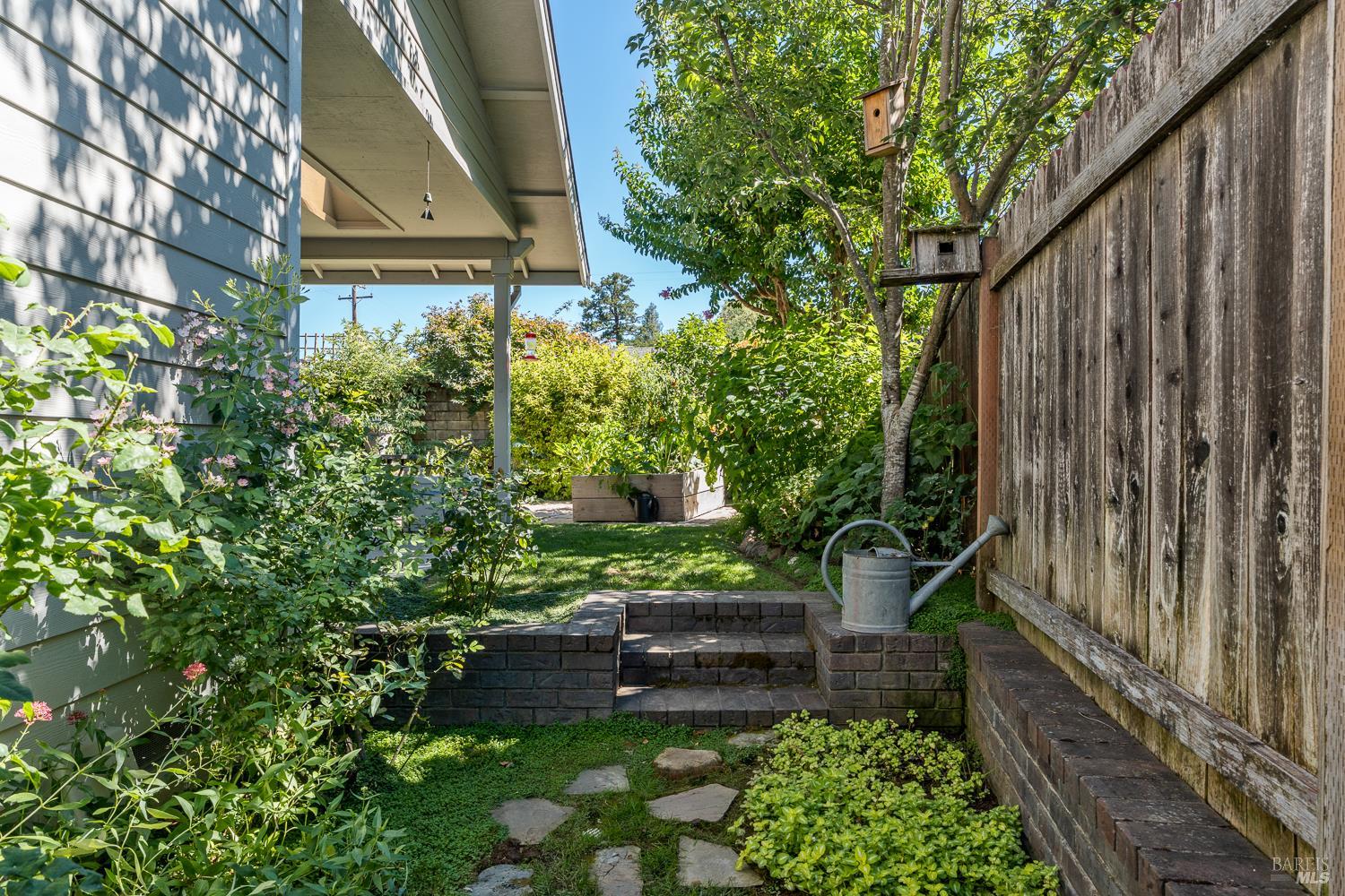 584 Nokomis Drive Ukiah CA 95482