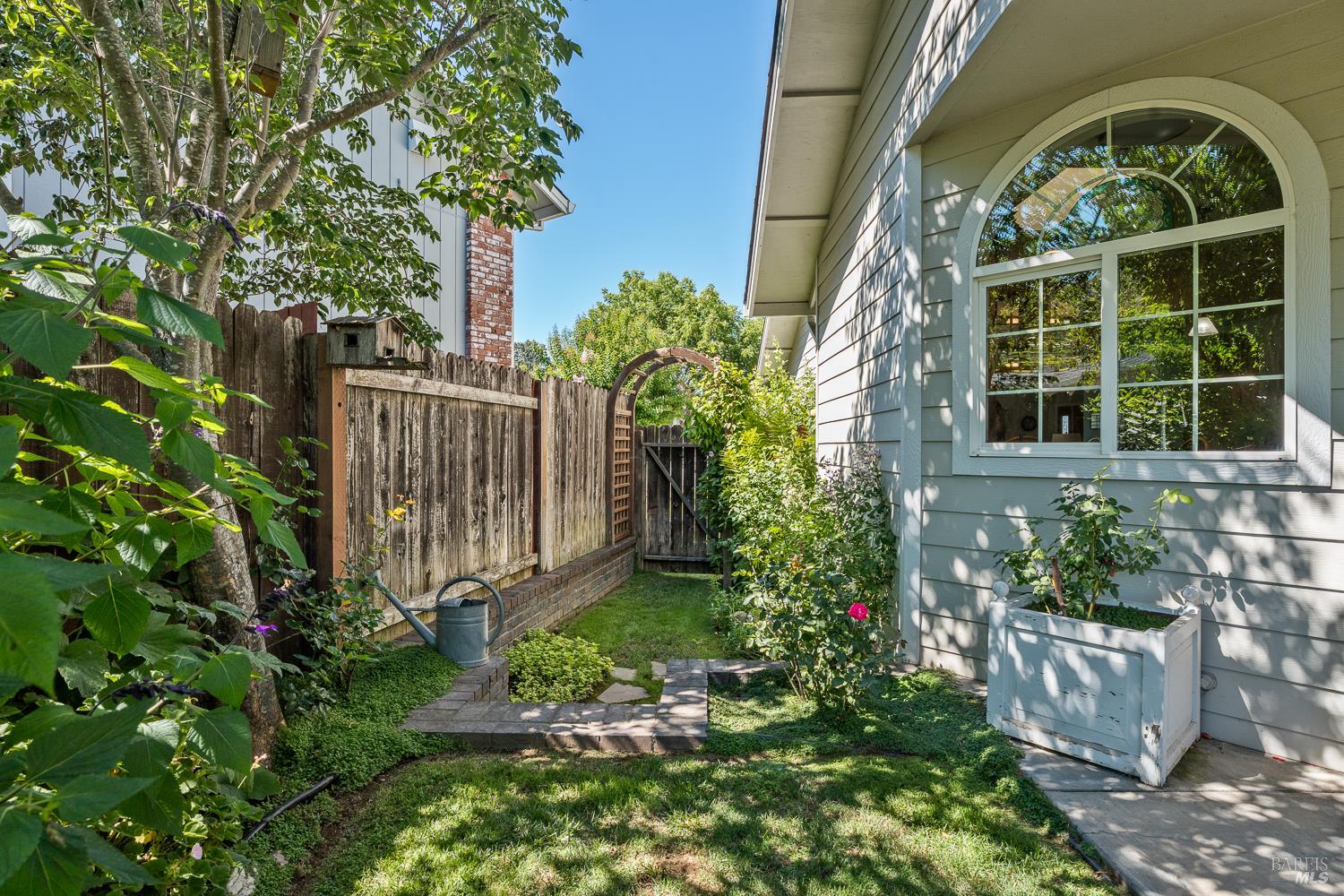 584 Nokomis Drive Ukiah CA 95482