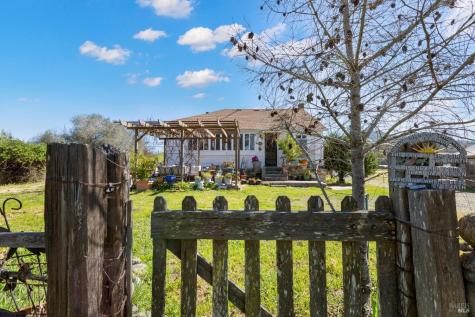 3015 Petaluma Hill Road Santa Rosa CA 95404