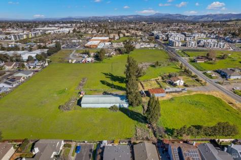 3015 Petaluma Hill Road Santa Rosa CA 95404
