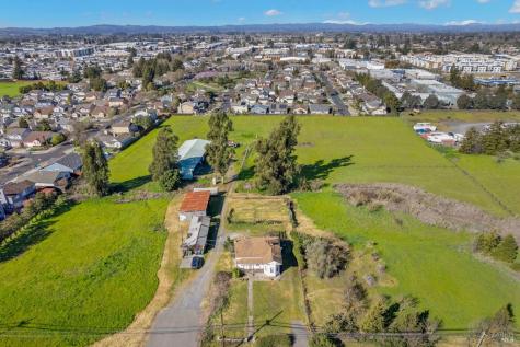 3015 Petaluma Hill Road Santa Rosa CA 95404