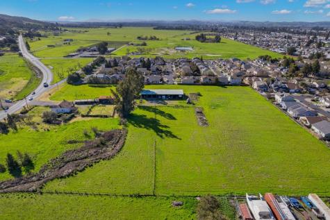 3015 Petaluma Hill Road Santa Rosa CA 95404