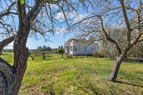 3015 Petaluma Hill Road Santa Rosa CA 95404