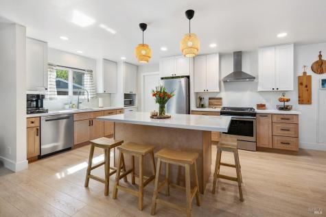 199 Bailhache Avenue Healdsburg CA 95448