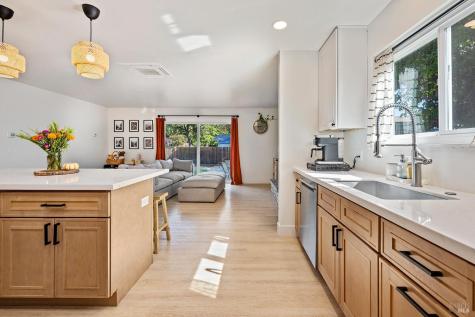 199 Bailhache Avenue Healdsburg CA 95448