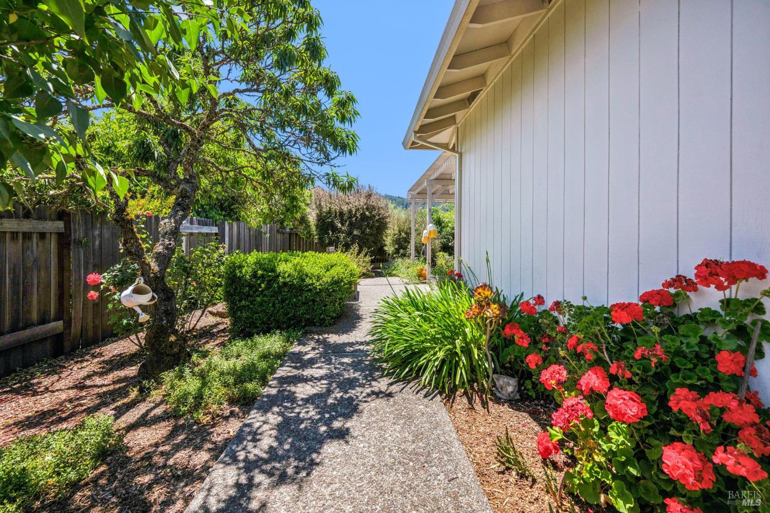 8845 Hood Mountain Circle Santa Rosa CA 95409