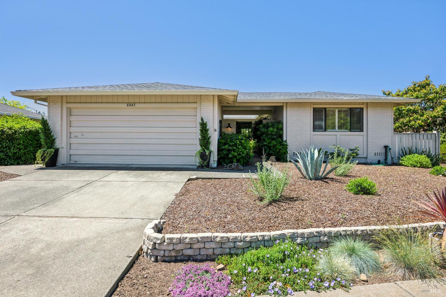 8845 Hood Mountain Circle Santa Rosa CA 95409