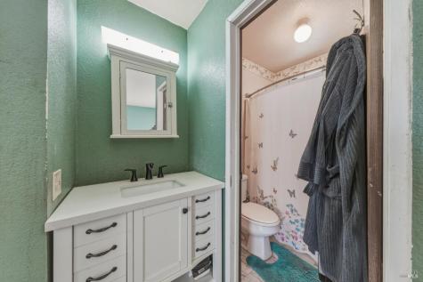 1430 Mcminn Avenue Santa Rosa CA 95407