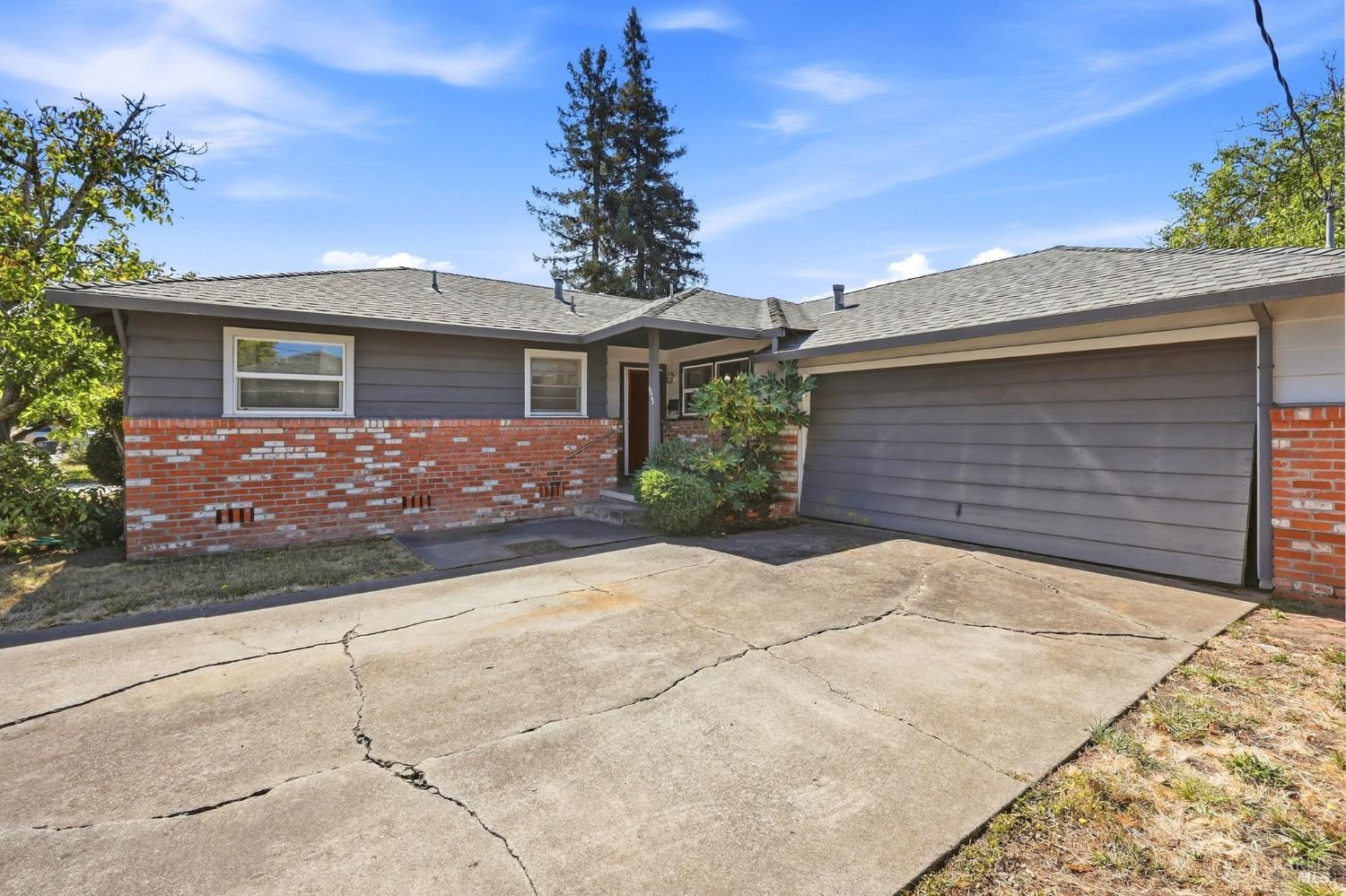 1023 Michigan Drive Santa Rosa CA 95405