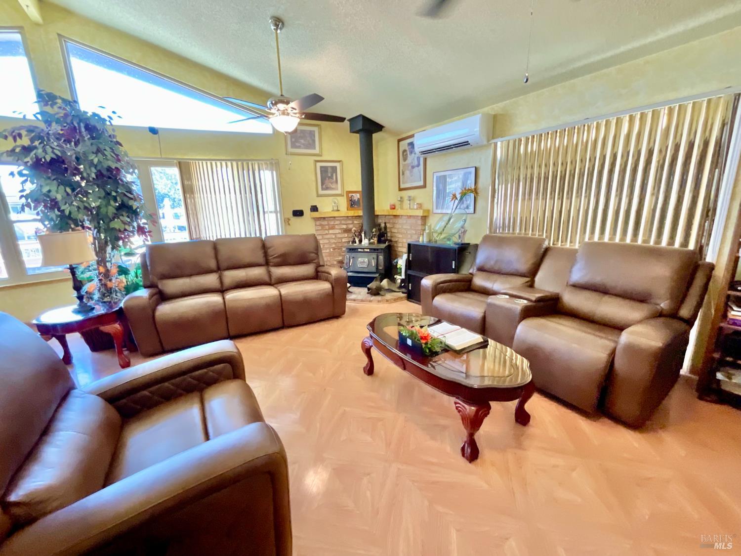 554 Keys Boulevard Clearlake Oaks CA 95423