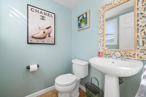 2448 Gilham Way Santa Rosa CA 95404