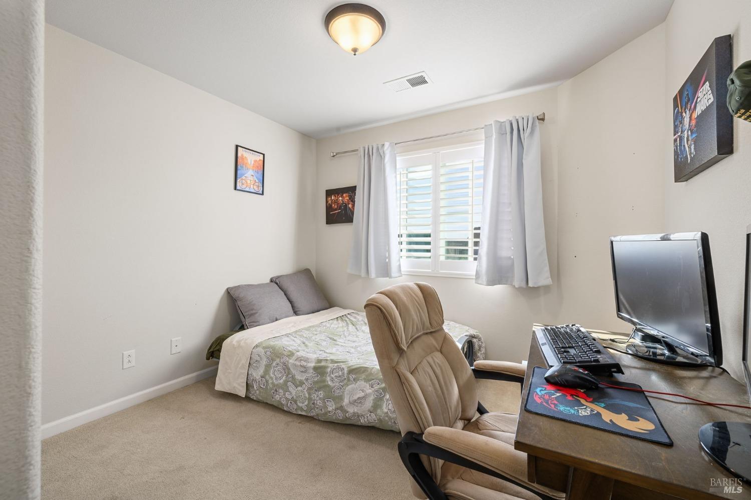 2448 Gilham Way Santa Rosa CA 95404