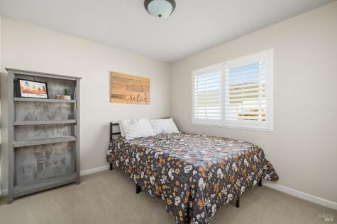 2448 Gilham Way Santa Rosa CA 95404