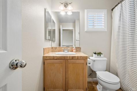 2448 Gilham Way Santa Rosa CA 95404