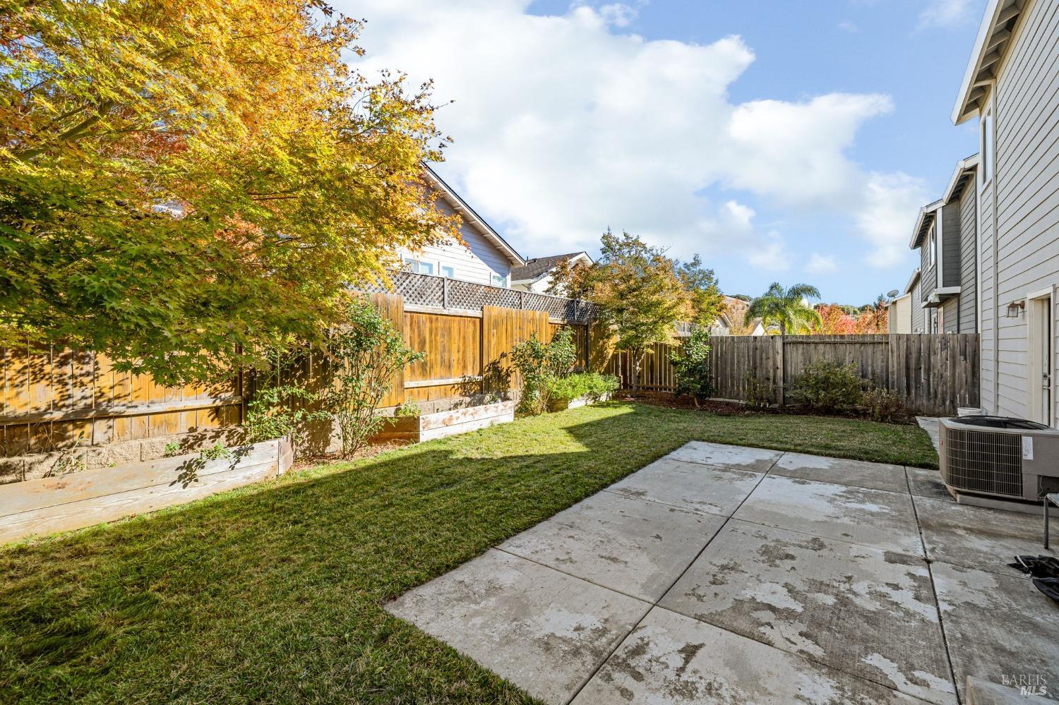 2448 Gilham Way Santa Rosa CA 95404