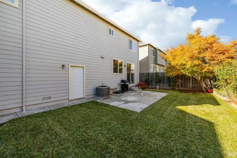 2448 Gilham Way Santa Rosa CA 95404