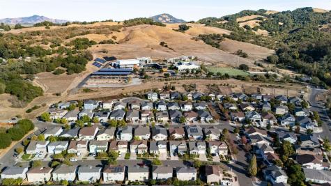 2448 Gilham Way Santa Rosa CA 95404