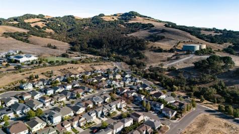 2448 Gilham Way Santa Rosa CA 95404