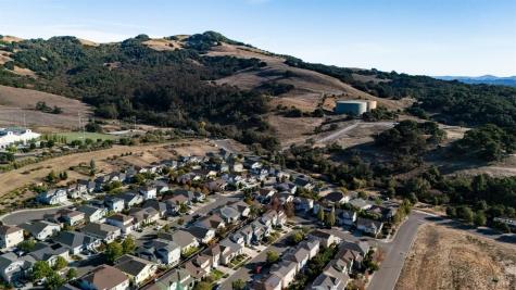 2448 Gilham Way Santa Rosa CA 95404
