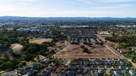 2448 Gilham Way Santa Rosa CA 95404
