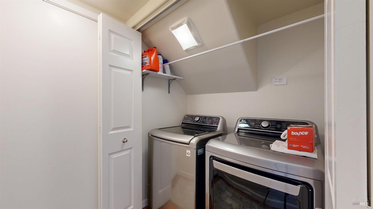 2448 Gilham Way Santa Rosa CA 95404