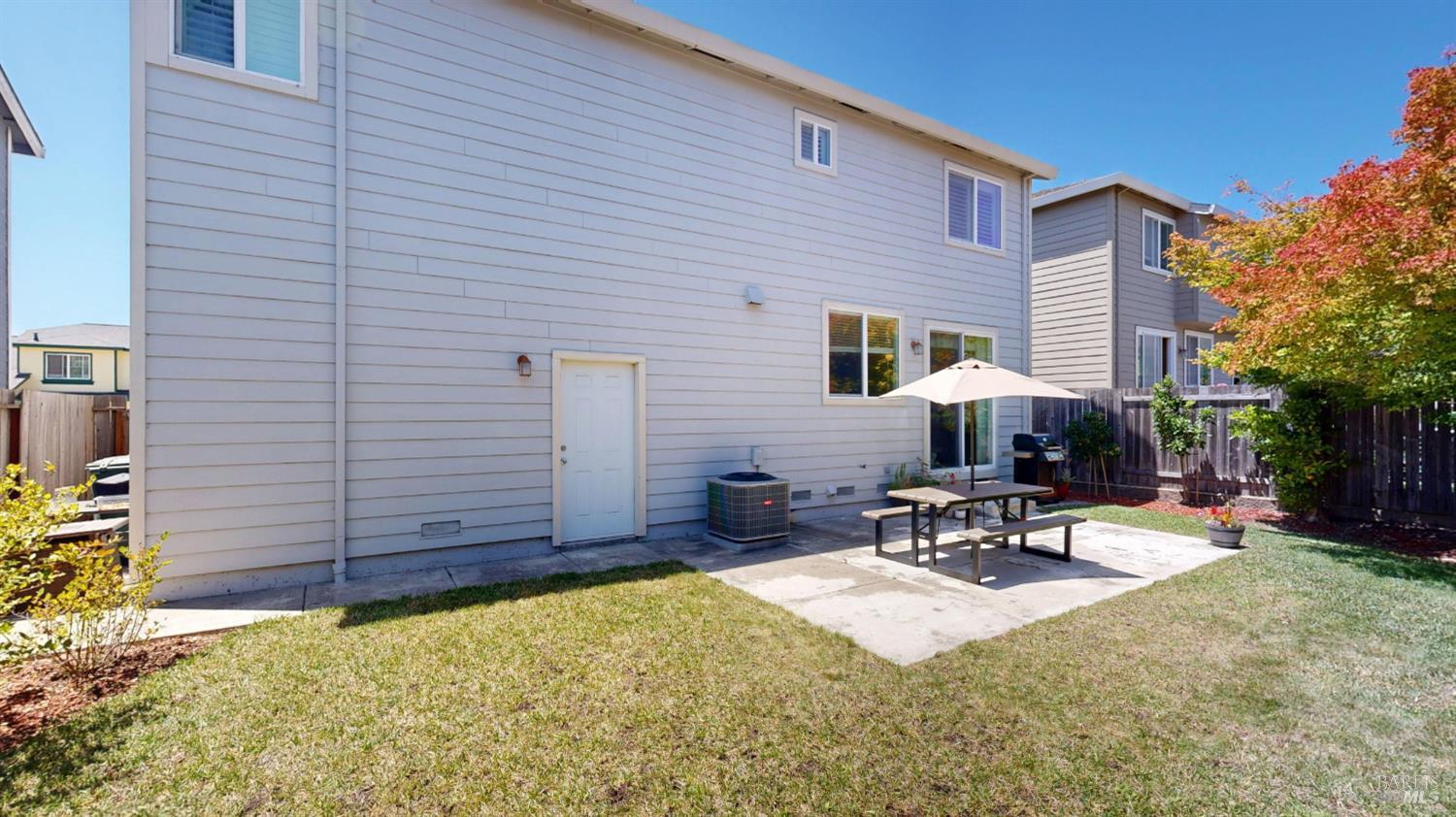 2448 Gilham Way Santa Rosa CA 95404