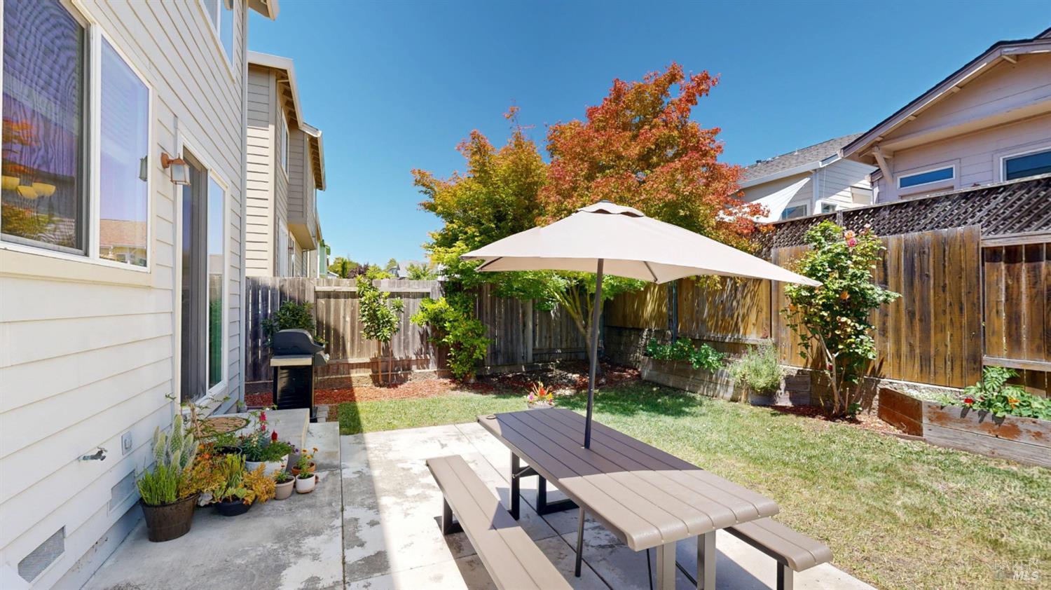 2448 Gilham Way Santa Rosa CA 95404
