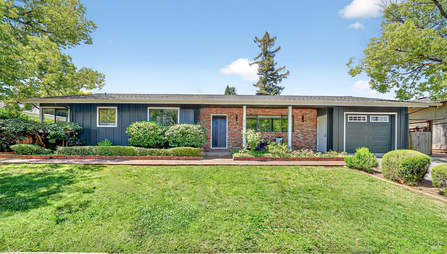 1819 Spring Mountain Court St. Helena CA 94574