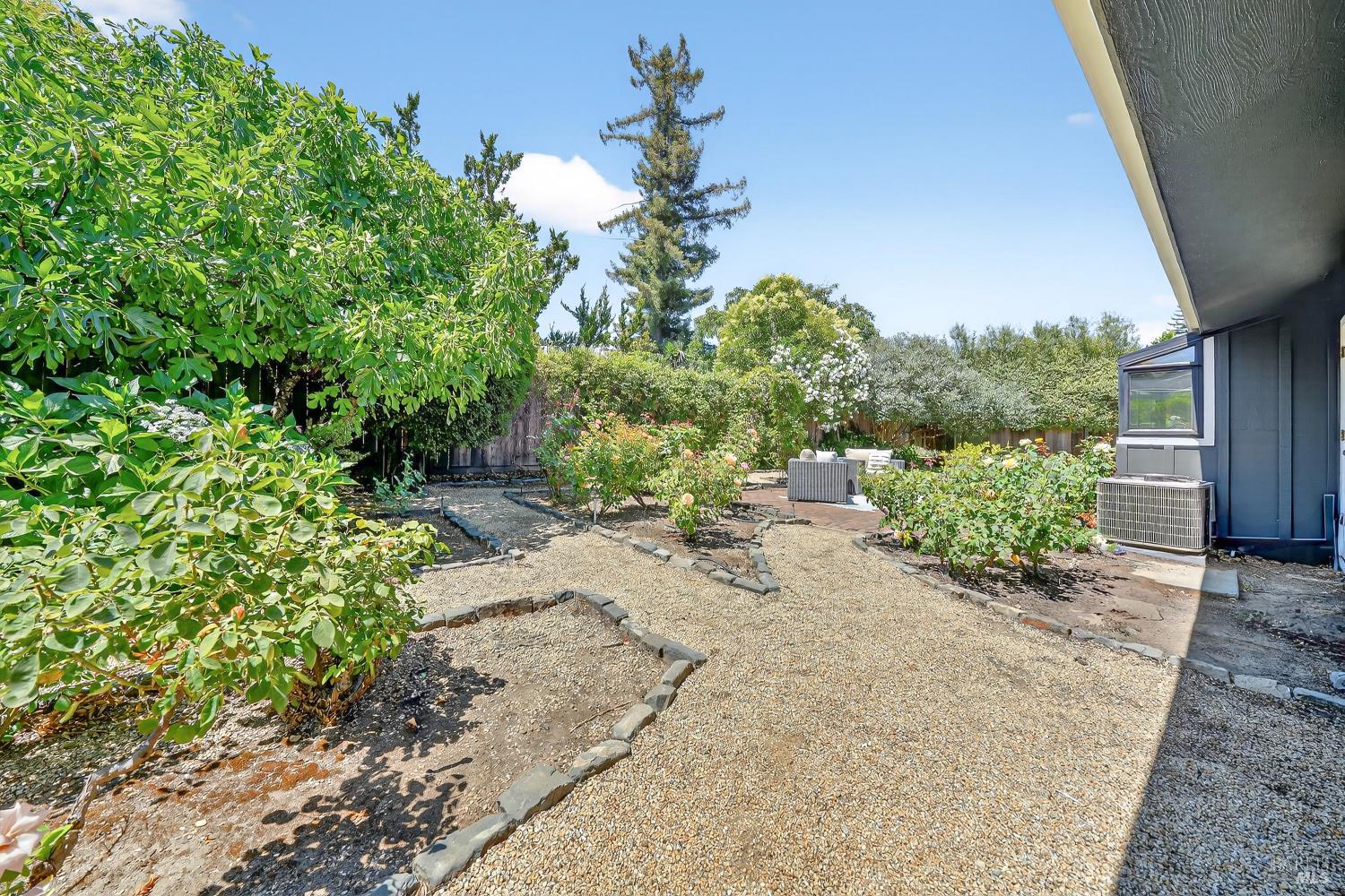 1819 Spring Mountain Court St. Helena CA 94574