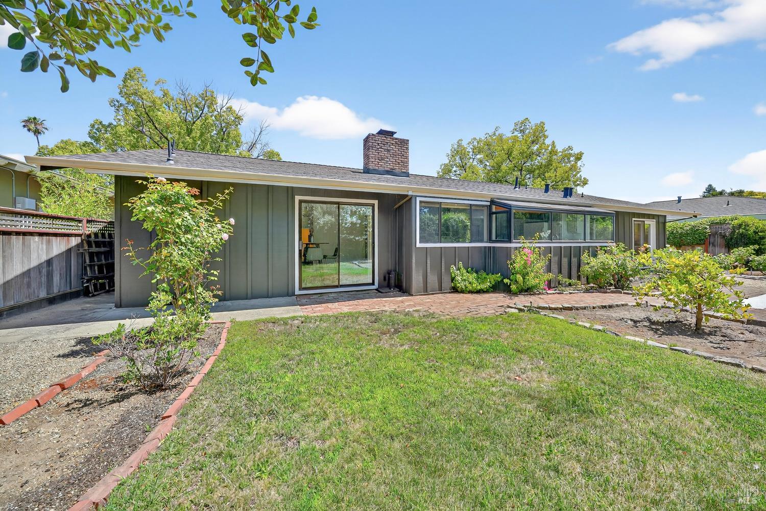 1819 Spring Mountain Court St. Helena CA 94574