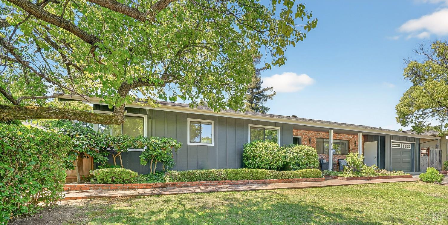 1819 Spring Mountain Court St. Helena CA 94574
