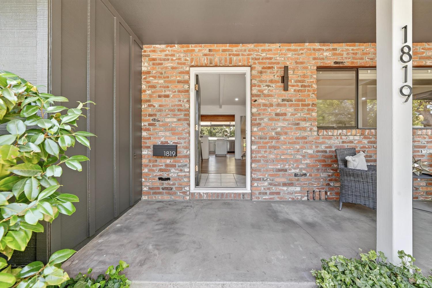 1819 Spring Mountain Court St. Helena CA 94574