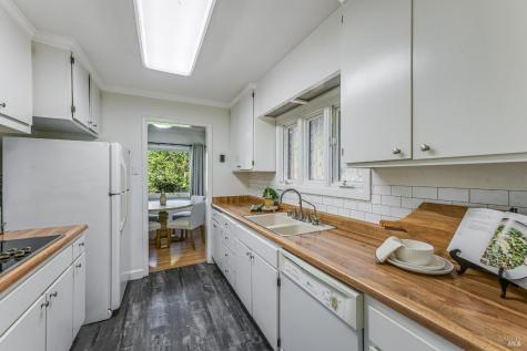 2111 Humboldt Street Santa Rosa CA 95404