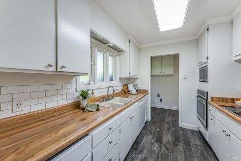 2111 Humboldt Street Santa Rosa CA 95404