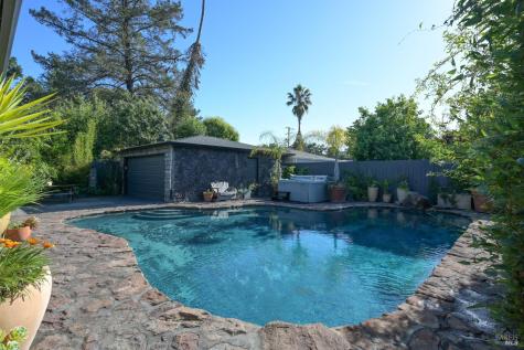 2111 Humboldt Street Santa Rosa CA 95404