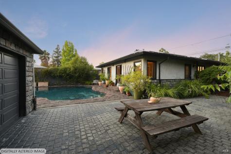 2111 Humboldt Street Santa Rosa CA 95404