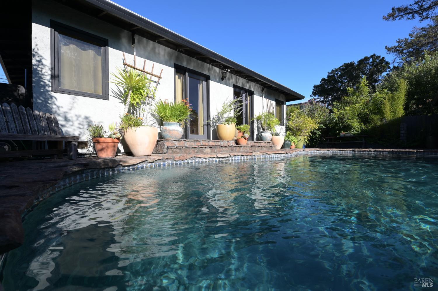 2111 Humboldt Street Santa Rosa CA 95404
