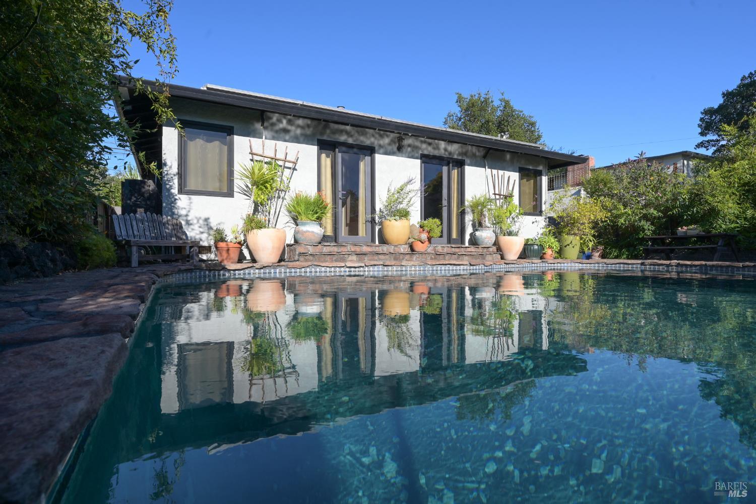 2111 Humboldt Street Santa Rosa CA 95404