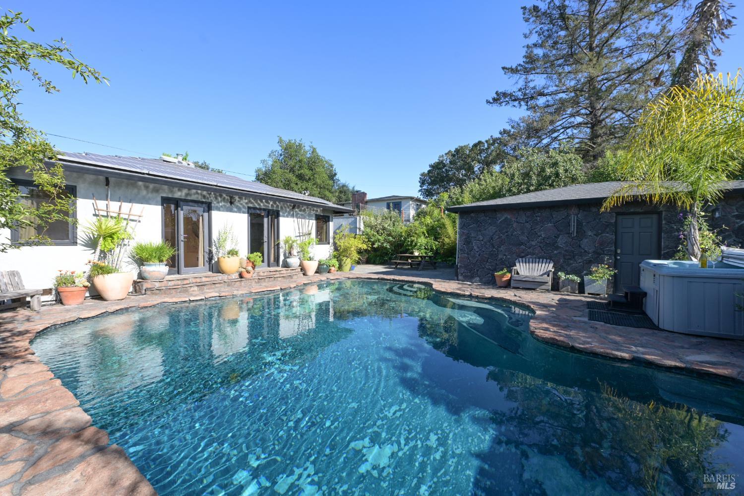 2111 Humboldt Street Santa Rosa CA 95404