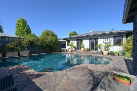 2111 Humboldt Street Santa Rosa CA 95404