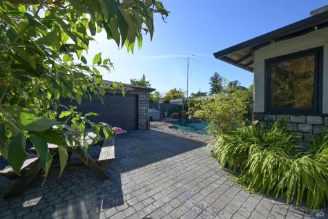 2111 Humboldt Street Santa Rosa CA 95404